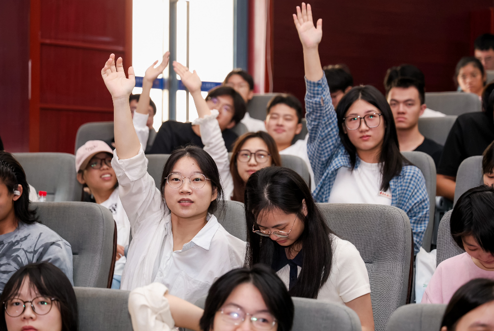 2025年江西省无线电管理科普进校园暨无线电法治宣传启动仪式在南昌举行