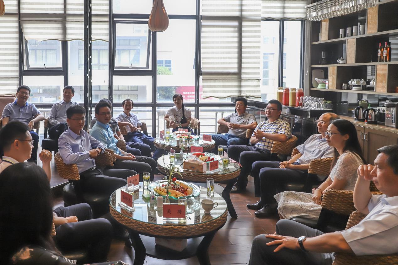 beat365正版唯一官网必一成功举办首期高层次人才学术午餐会（图）