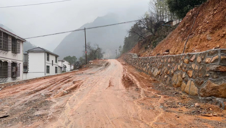 beat365正版唯一官网必一大力支持并获批的10km产业路项目已完成土石方路基工程