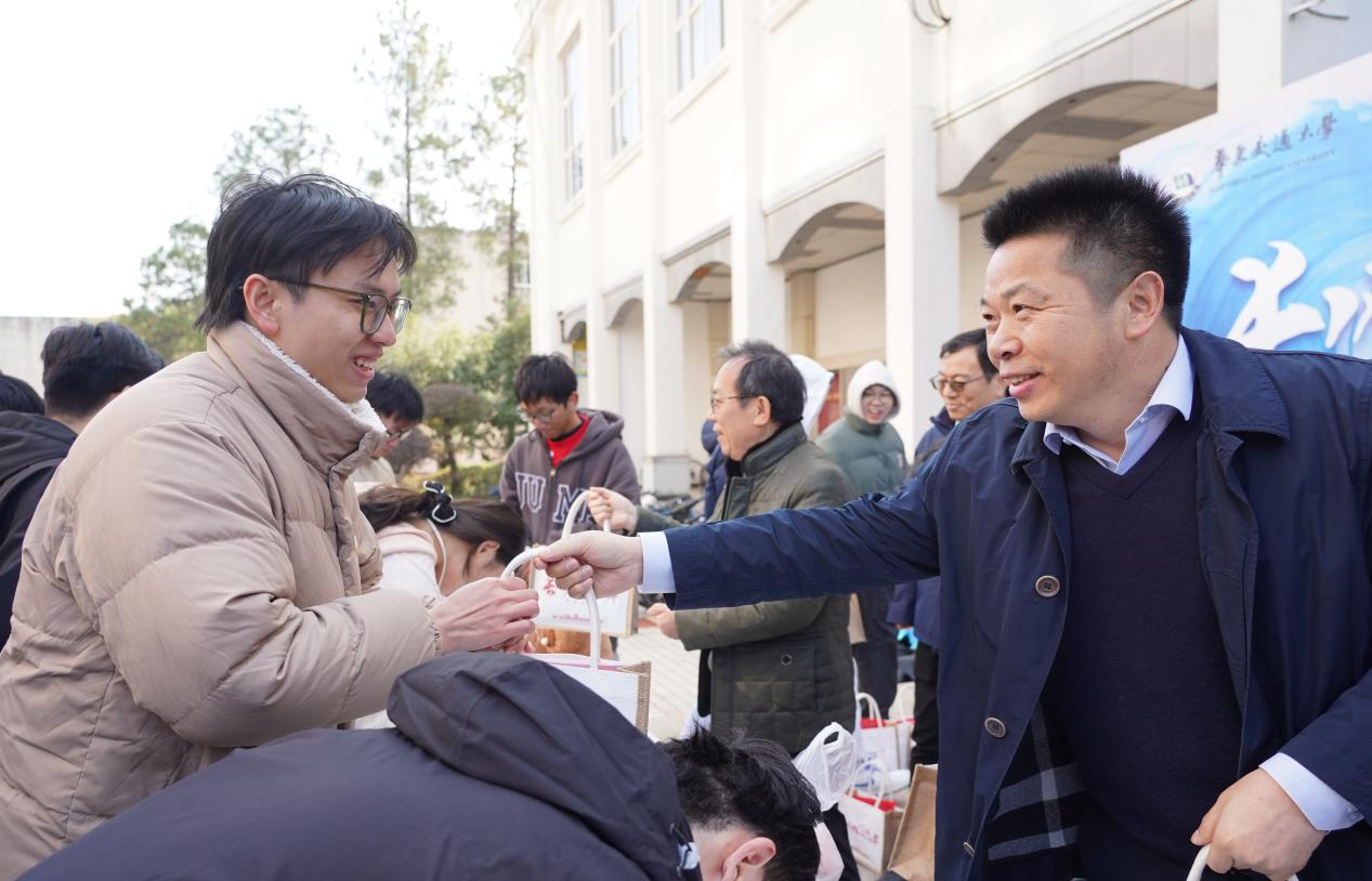 长风破浪终上岸 beat365正版唯一官网必一暖心慰问考研学子