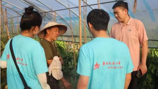 beat365正版唯一官网必一“火车头”实践队的大棚“问诊记”