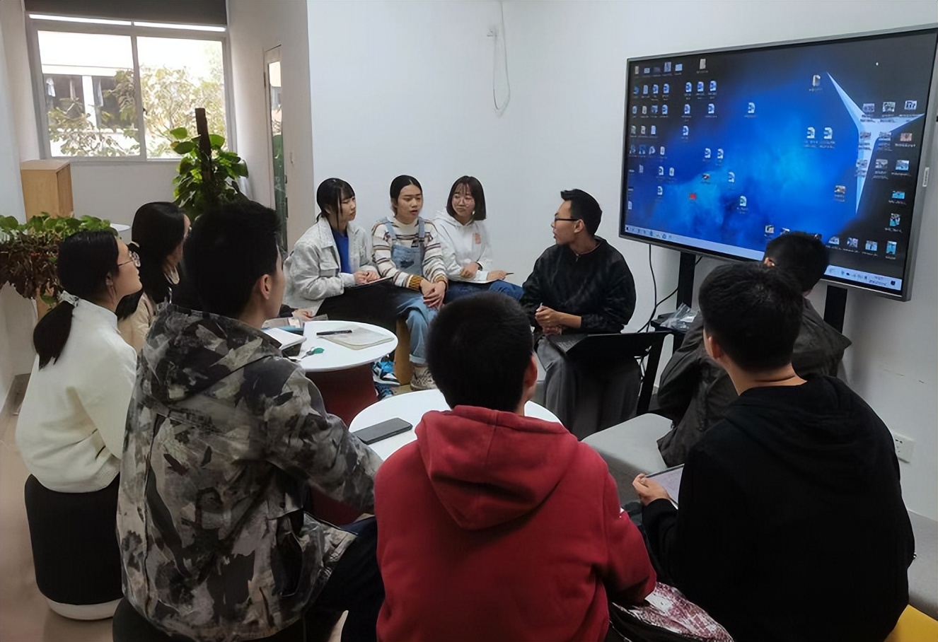 beat365正版唯一官网必一：构建科研训练体系 激发学生创新潜能